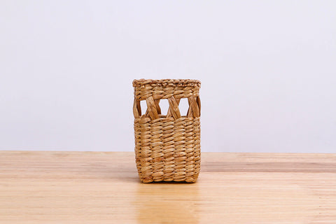 Natural straw wicker mini container (tall)